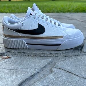Nike Women’s court Legacy Lift size 9.5 - in excellent condition.